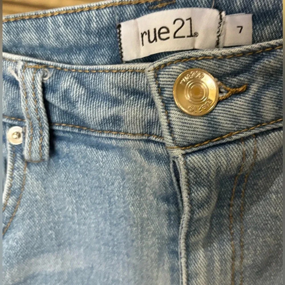 Rue 21 Size 7 Flare Leg Distressed Jeans - Picture 2 of 7